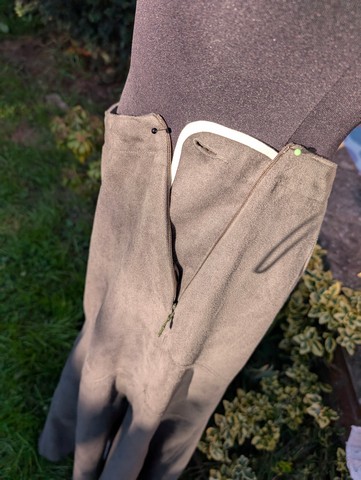 PXL_20250921_165022709.RAW-01.COVER